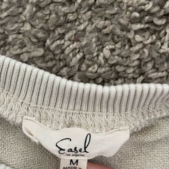 🚨SOLD🚨🙂Easel Smiley Sweatshirt🙂 - Picture 5 of 5